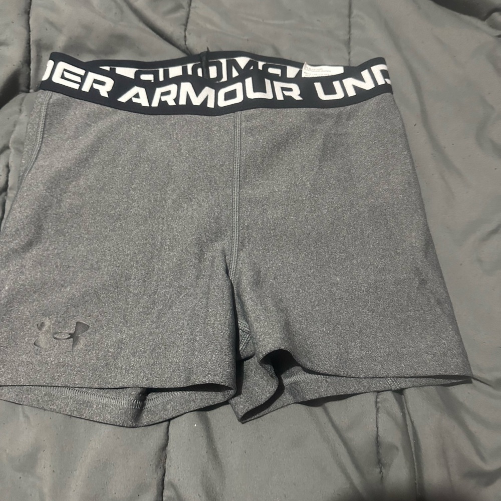 Under Armour Gray Athletic Shorts Moisture-Wicking Performance